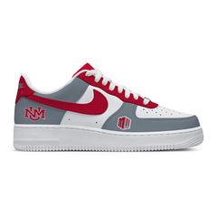 Individuell gestaltete Air-Style-Sneaker vom New Mexico College